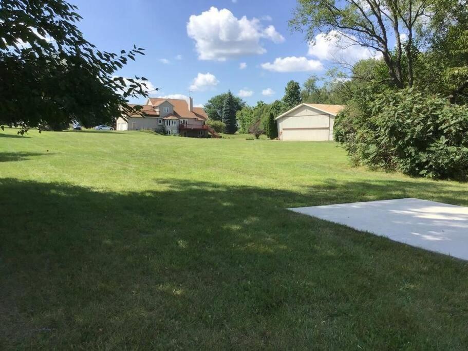 House On Grass Runway With Fly-In/Fly-Out Access Villa Tecumseh Exterior photo