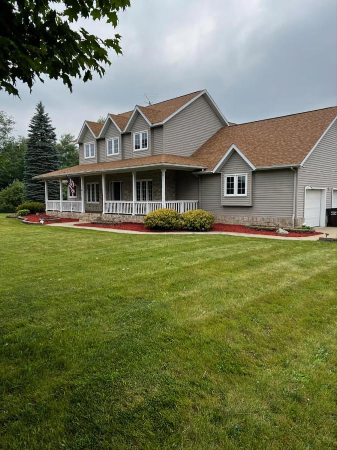 House On Grass Runway With Fly-In/Fly-Out Access Villa Tecumseh Exterior photo